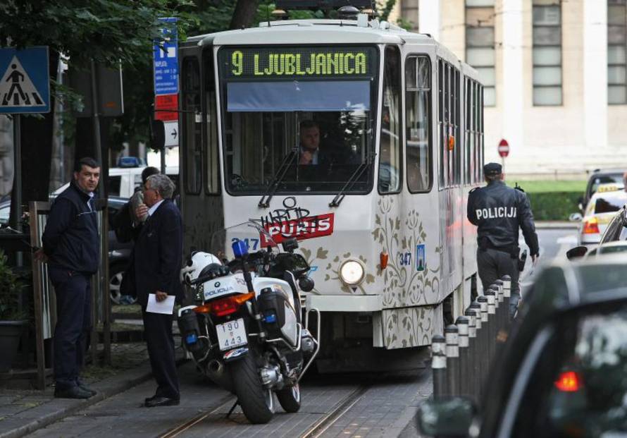 Maturanticu udario tramvaj, hitno je prevezli u KB Dubrava