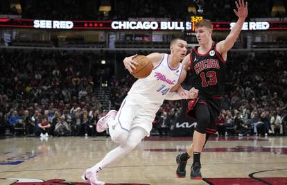 Herro srušio Chicago, a Davis Sacramento. Miami i Dallas još igraju jednu utakmicu za prolaz