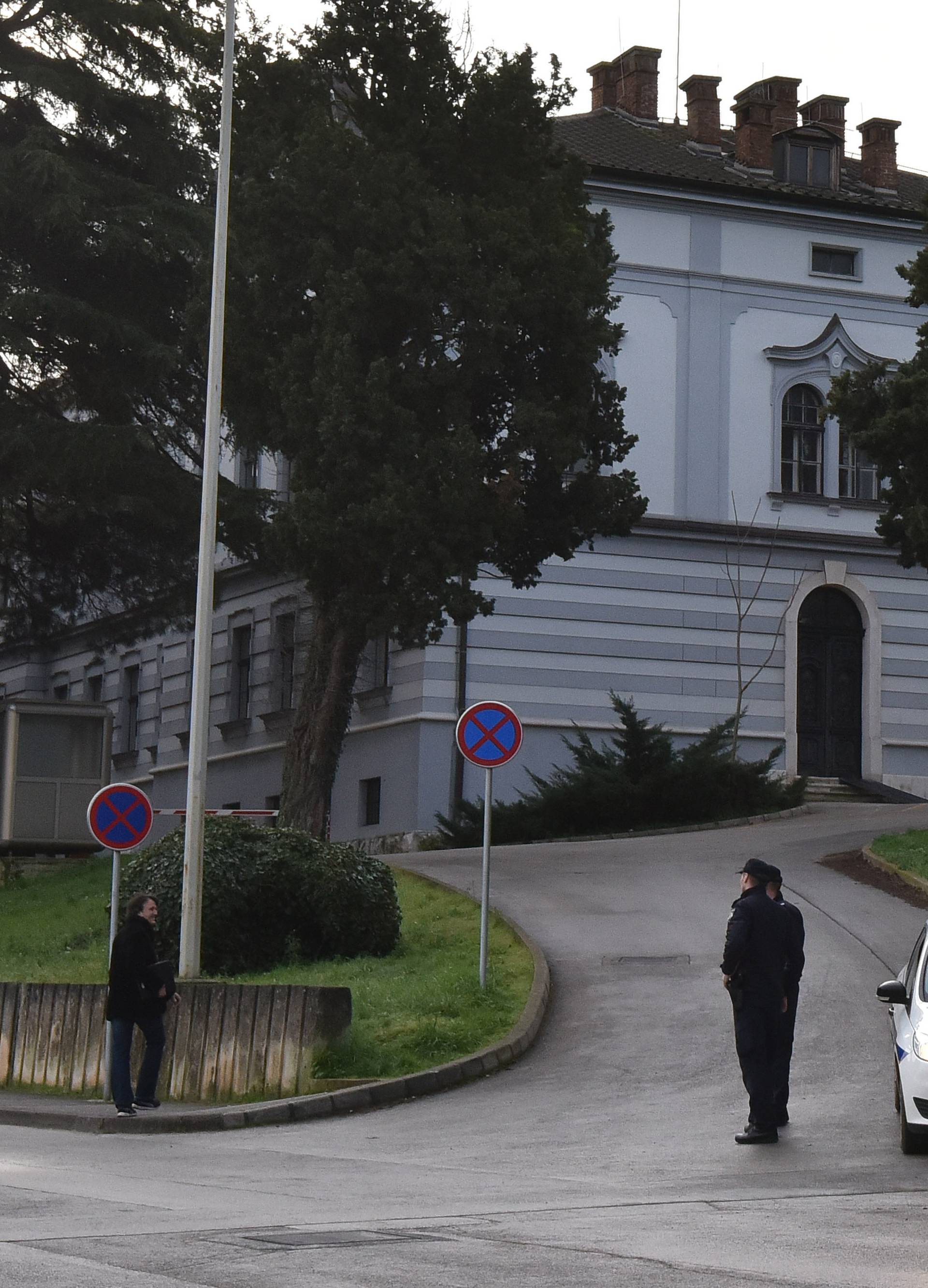 Evakuacija u Puli: Lažna dojava o bombi na Općinskom sudu