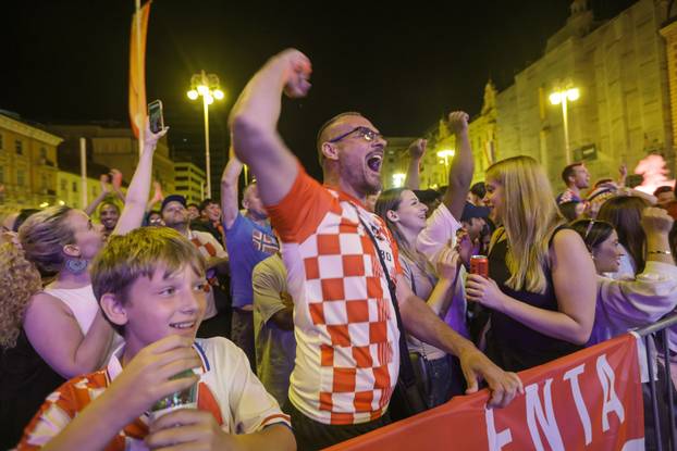 Zagreb: Slavlje na trgu nakon gola Hrvatske 