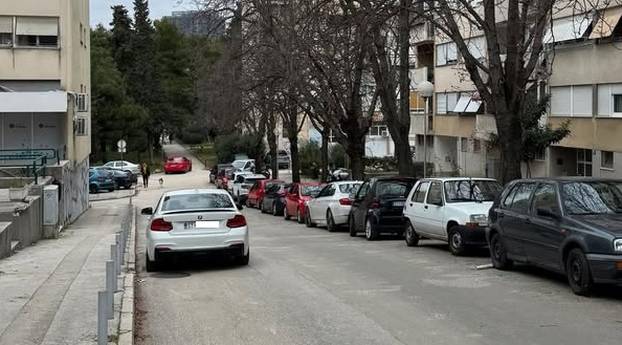 FOTO 'Ma tooo, tu ga ostavi!' Ovo su neka od najgorih parkiranja u Hrvatskoj