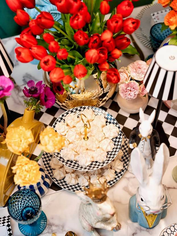 FOTO Evo kako su naši poznati proveli Uskrs: Neki bili na špici, drugi pokazali sređene domove