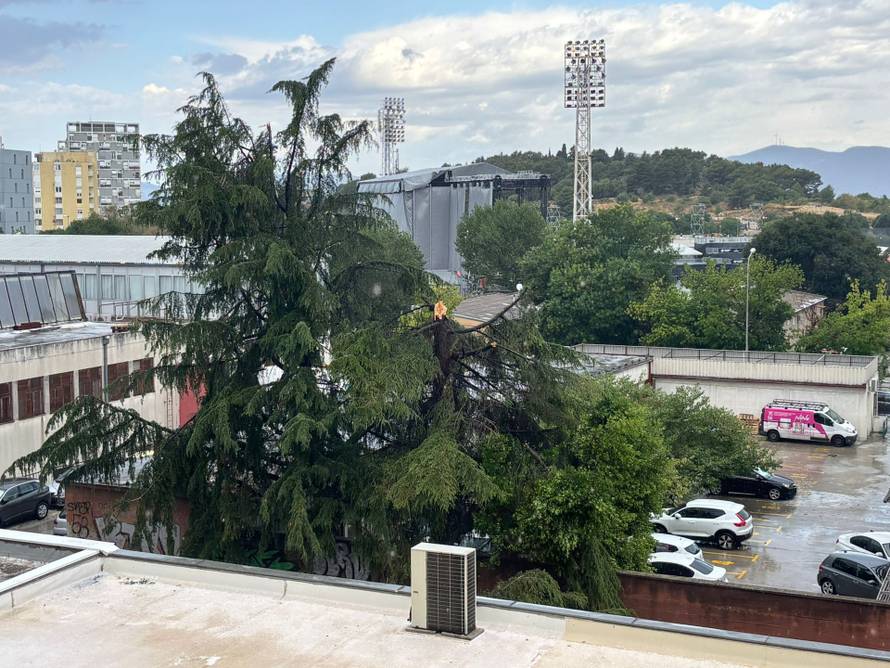FOTO UŽASA Oluja  je poharala Split: 'Ovo je kao armagedon!'