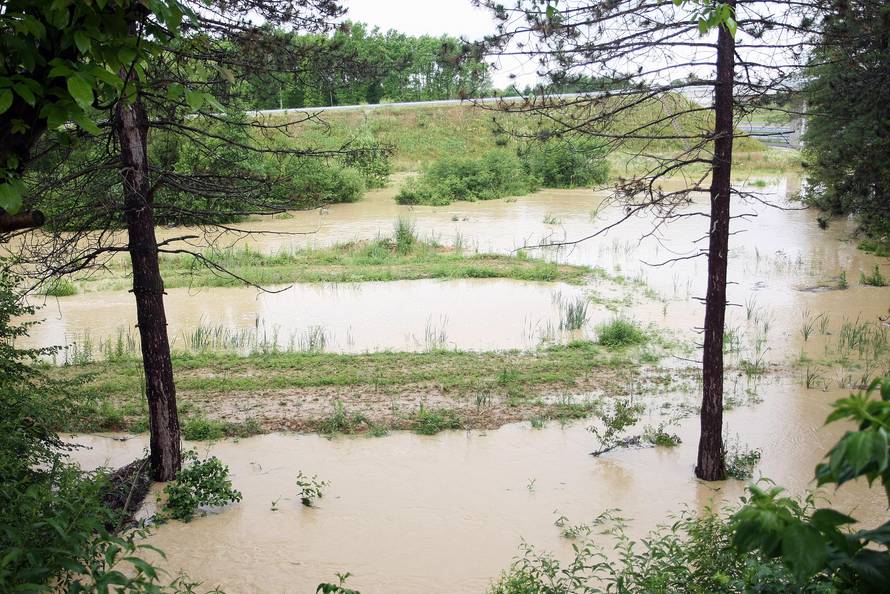 Očaj u Lekeniku: 'Čim počne padati kiša mi smo pod vodom'