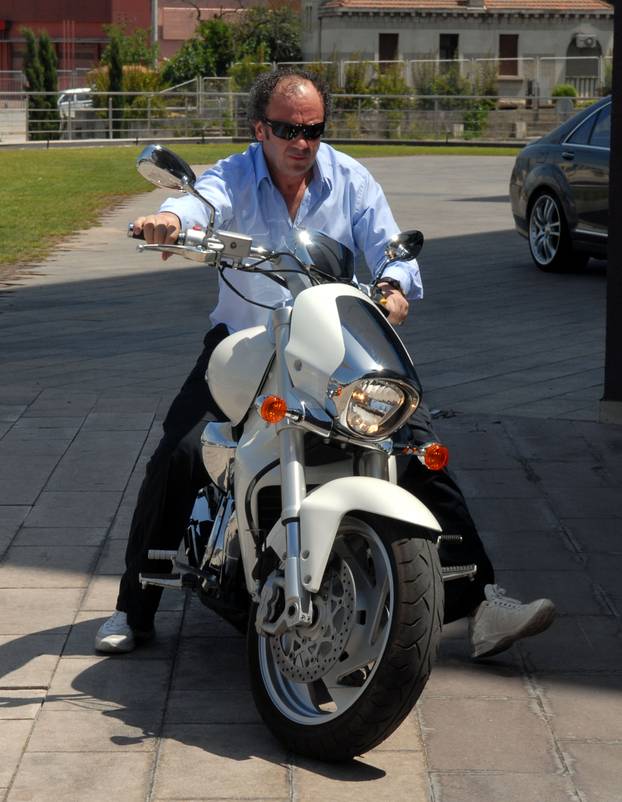 Split: Željko Kerum pokazao svoje bikerske sposobnosti na novom Suzukiju