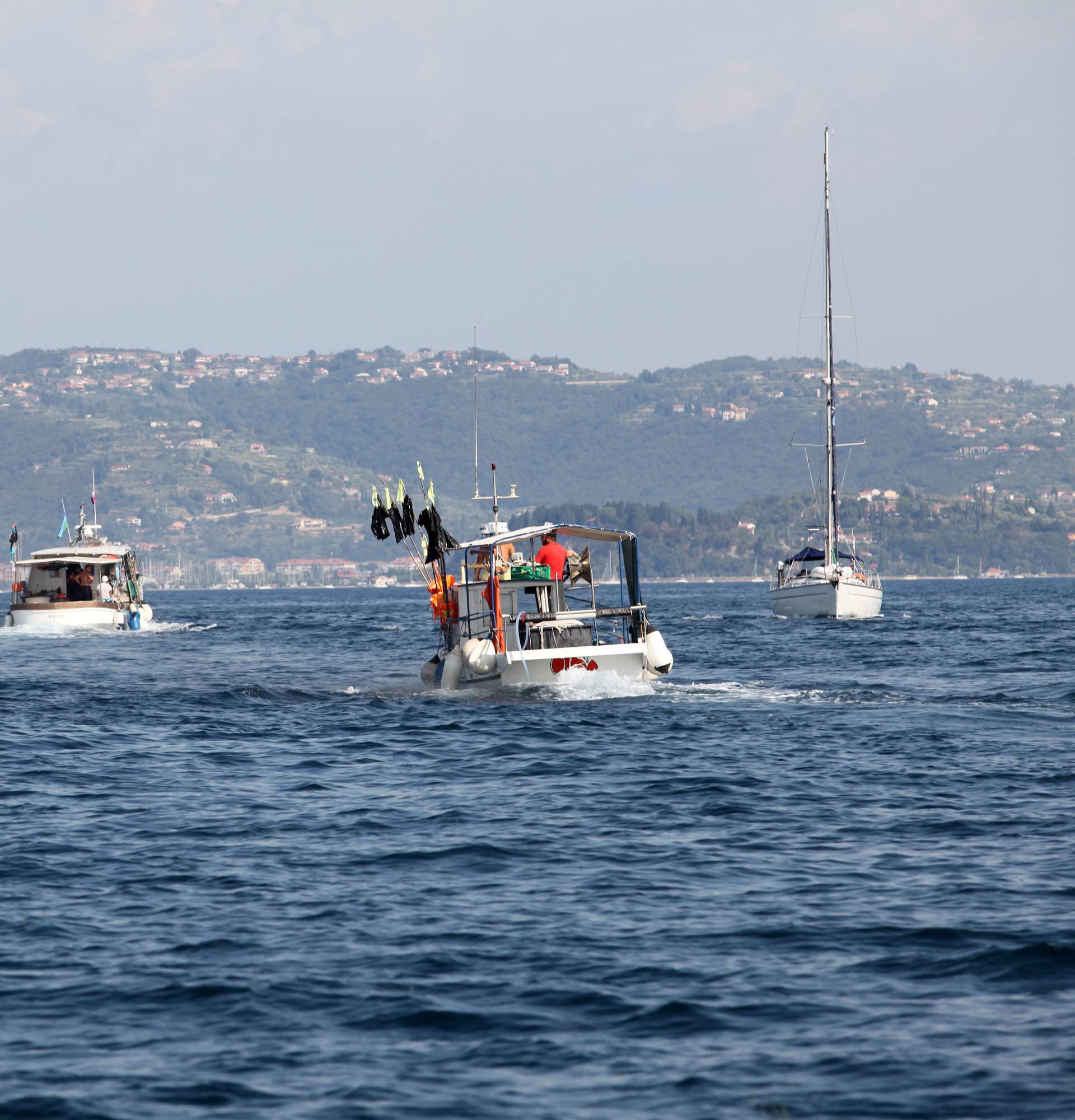 Hrvatski ribari su na pikniku točno posred Savudrijske vale