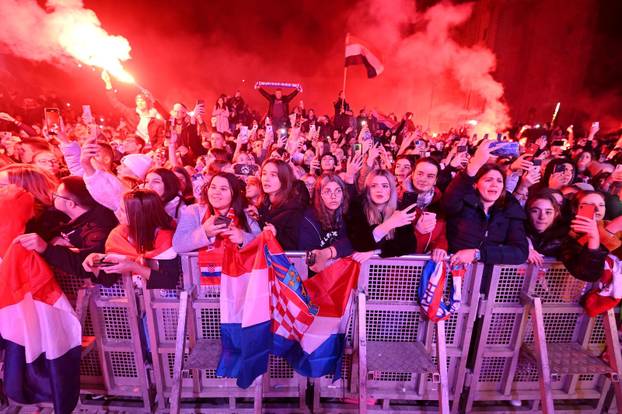 Zadar: Svečani doček na Forumu za Dominika Livakovića i Martina Erlića