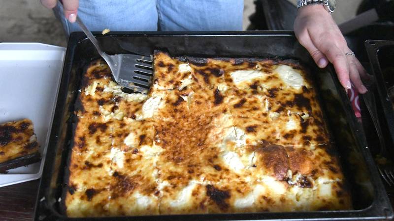 FOTO Delicije ispod kišobrana: Mastili su prste na tradicionalnom Danu zlevanke