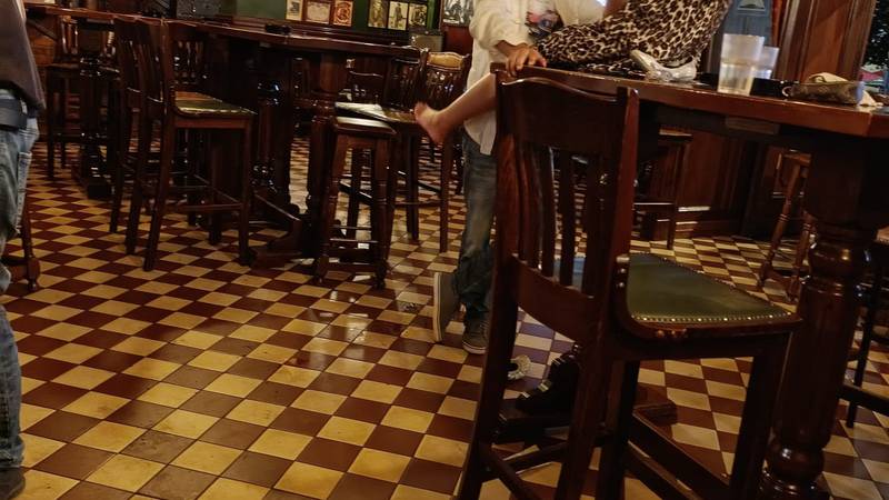 PARTY NA LIČKI Gađala ga je pepeljarom, sad se ljube: Ovako je HDZ već upozoravao Petryja