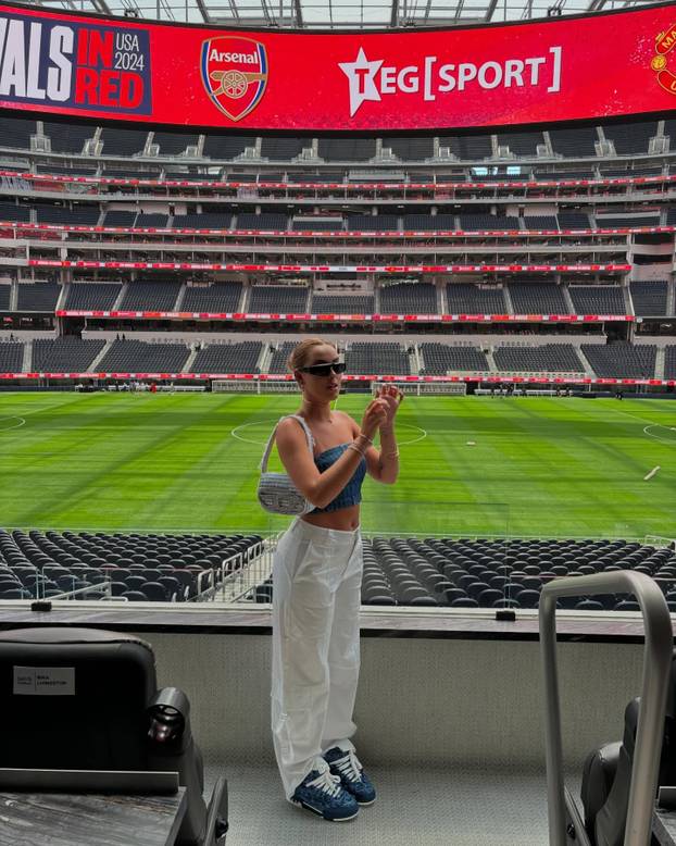 Alisha je prošlost. Zvijezda Brazila sad se spetljala s kćeri legende Arsenala. Tek joj je 19