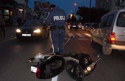 Šibenik: Motorom se zabio u auto koji mu je izletio