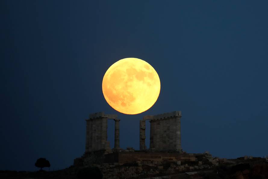 Lunar eclipse in Greece