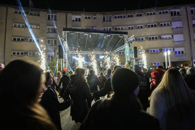 Čakovec: Doček Nove Godine uz bend Dobre vibracije i svjetlosni show