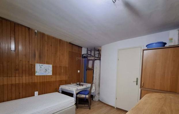 FOTO U Splitu prodaju 18 m2 za 139.000 eura. Pogledajte kako su uredili stan. 'Blizu Rive je...'