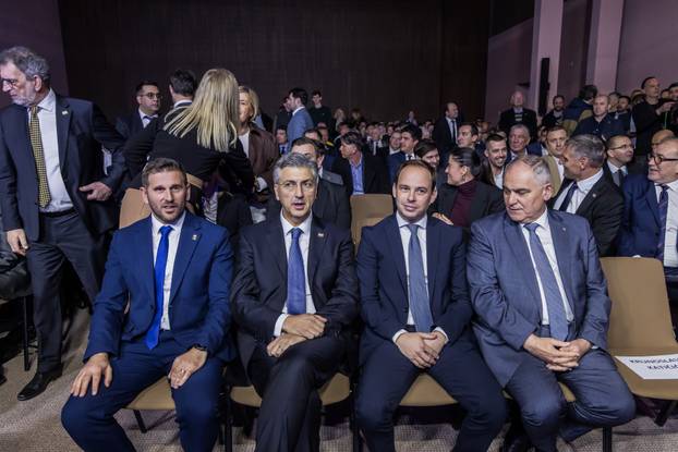 Split: Sjednica HDZ-a povodom 36. obljetnice osnutka stranke