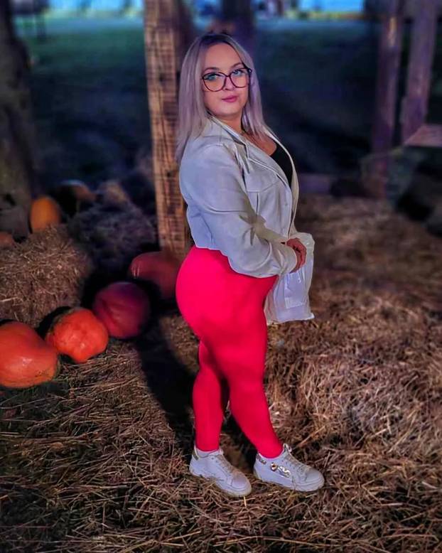 FOTO Martina iz 'Ljubav je na selu' izgleda potpuno drugačije sad! Objavila i fotke u bikiniju