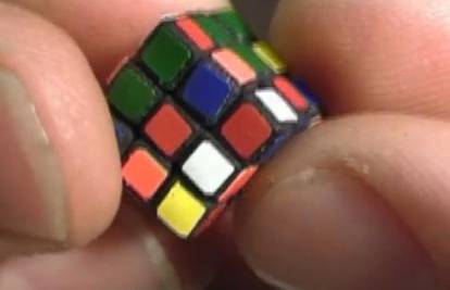 Najmanju Rubikovu kocku na svijetu radio je mjesec dana