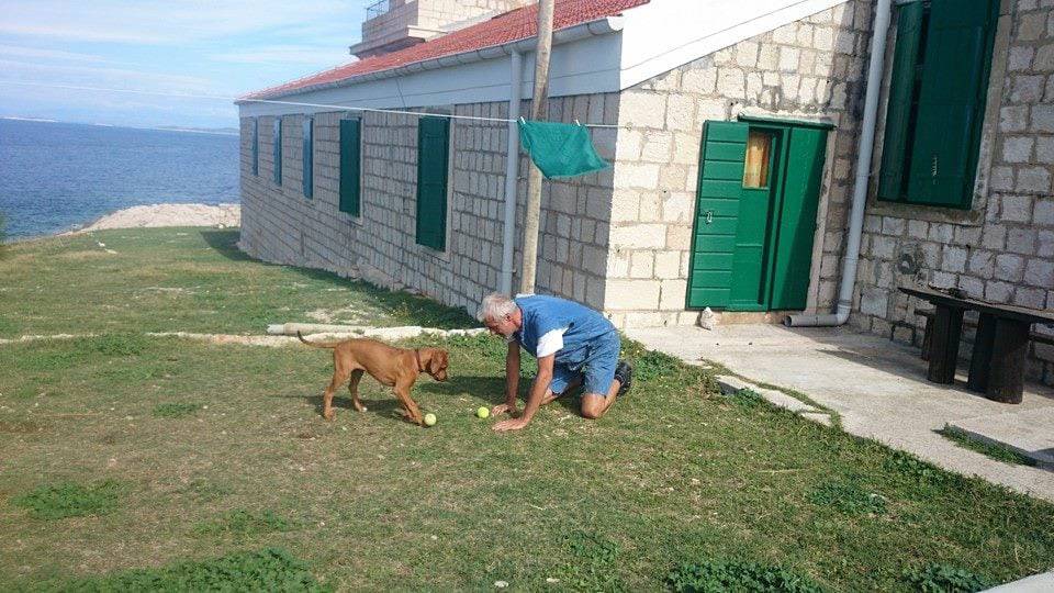 'U izolaciji smo bar pola života, samo da virus ne čuje i za nas'