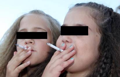 U Primoštenu zbog običaja svi moraju pušiti, čak i mala djeca 