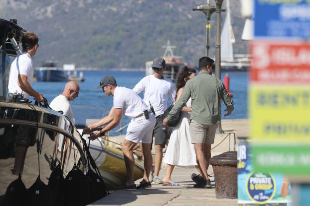 EKSKLUZIVNO Trogir: Nakon četverodnevnog krstarenja Jadranom Jeff Bezos i Lauren Sanchez napustili Hrvatsku