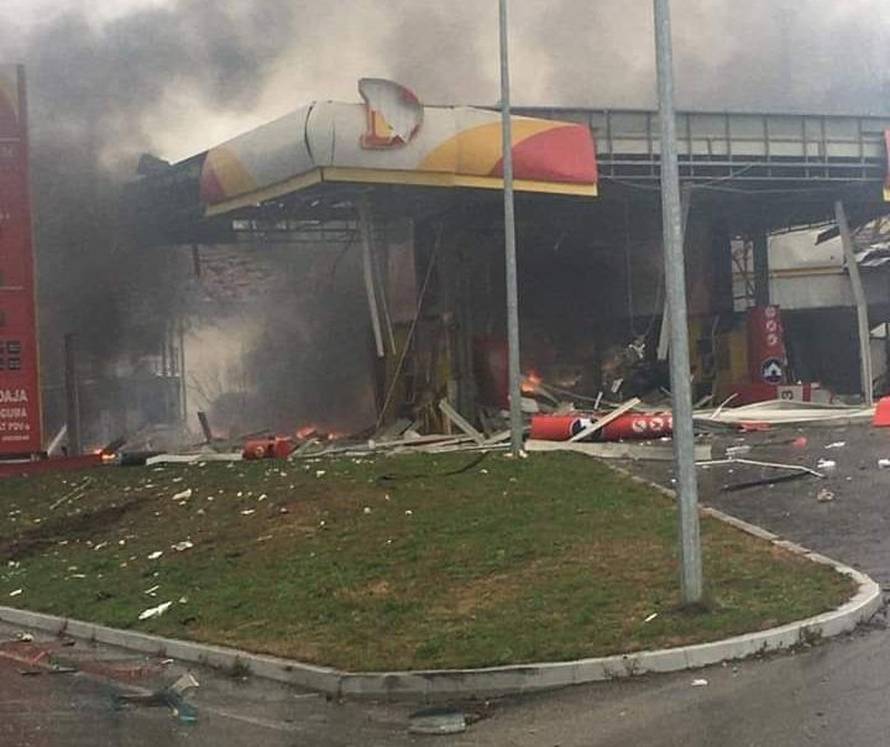 Svjedok: Auto je na benzinskoj udario u plinovod, svi su bježali