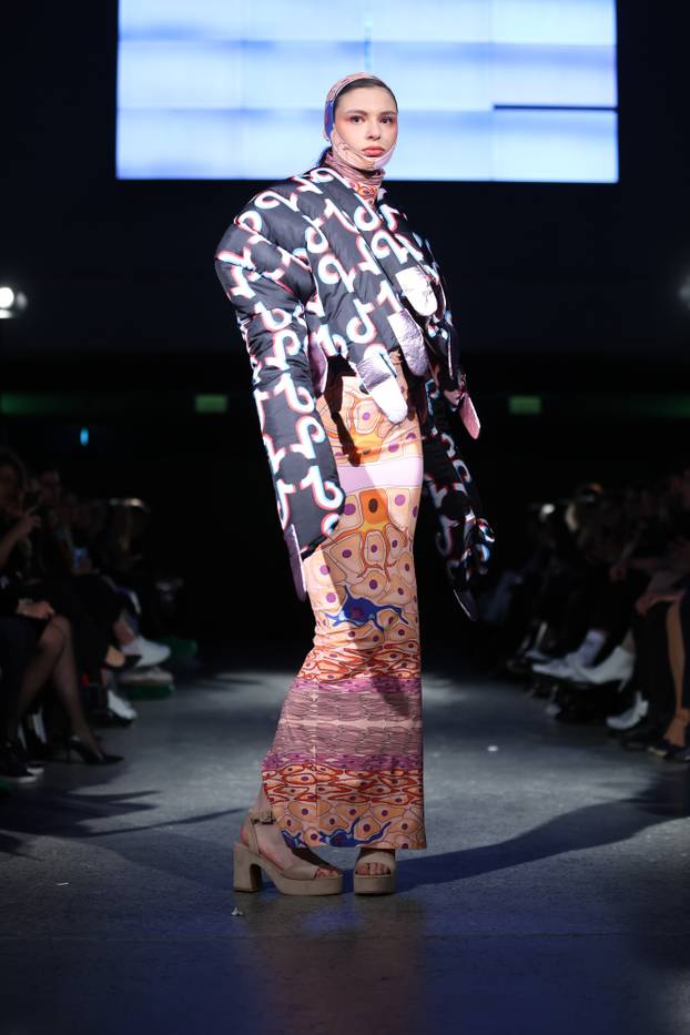 DIPMOD_10 - modna revija diplomskih kolekcija studenata Sveučilišta u Zagrebu Tekstilno-tehnološkog fakulteta