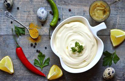 Majoneza je nastala slučajno u 17. stoljeću, a donosimo vam i recept kako napraviti domaću