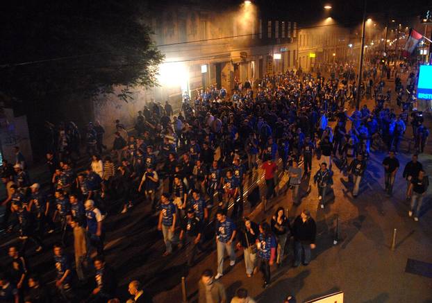 ARHIVA - Nogometaši Dinama na Trgu bana Jelačića s navijačima proslavili naslov prvaka Hrvatske, 19.05.2007.