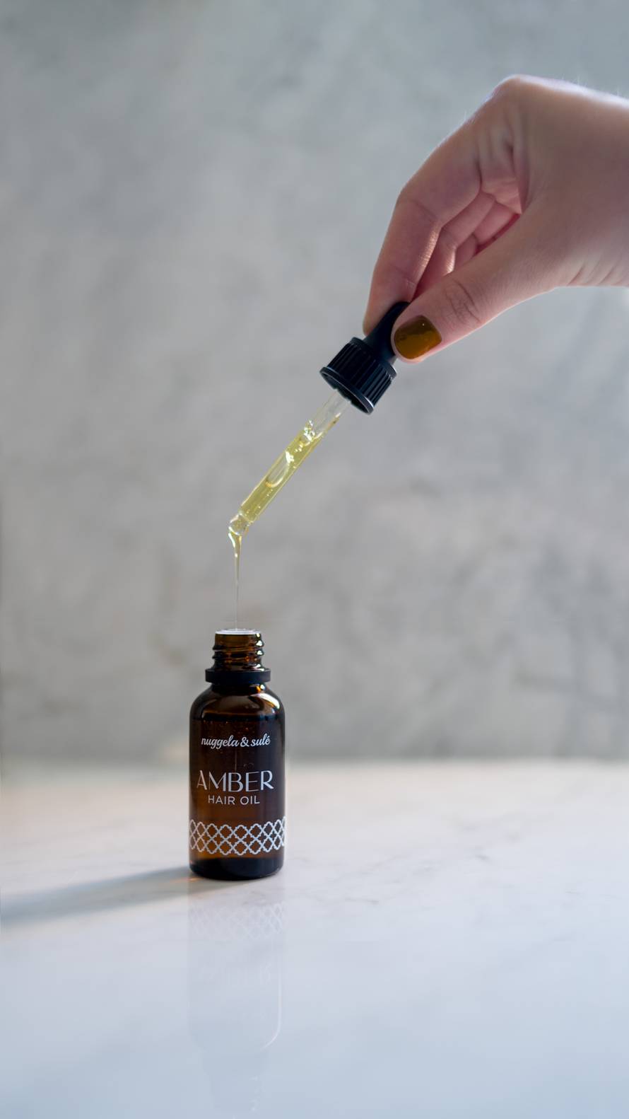 Ovo ulje za kosu moglo bi vas spasiti od prečestog šišanja