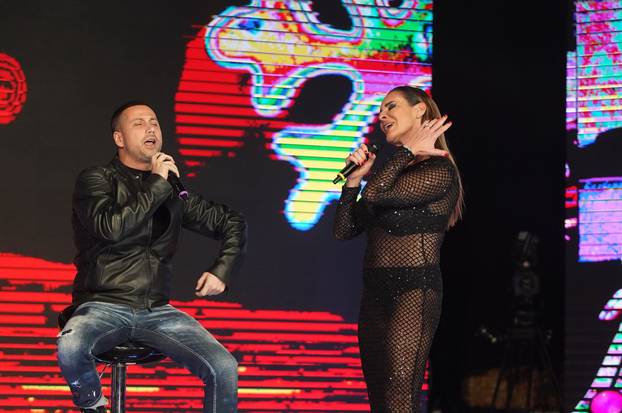 Beograd: Provokativan nastup u "Novogodišnjoj Elitoviziji" Ane Nikolić javnosti poznate i kao Mika Vasić 