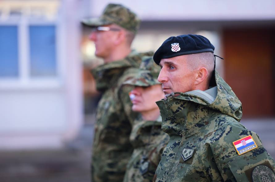 FOTO 151 vojnik ide na Kosovo