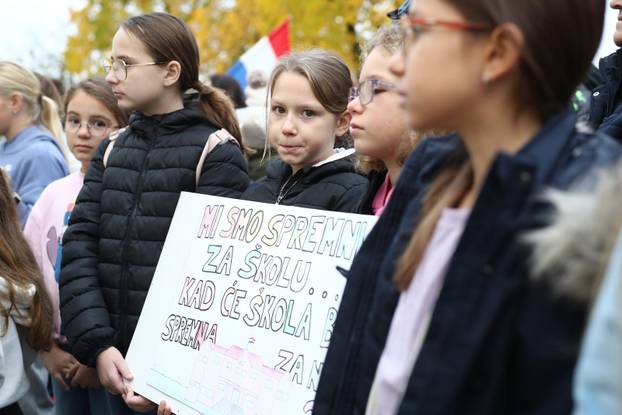 Zagreb: Roditelji OŠ Dragonožec organizirali novi mirni prosvjed