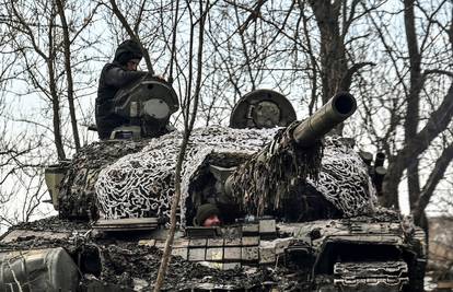 Kad nema boljeg dobar je i ovaj: 'Rusi u Ukrajinu poslali tenkove iz 1954. godine'