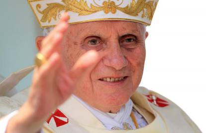 Facebook kampanja u Italiji: Neka Vatikan snosi teret krize