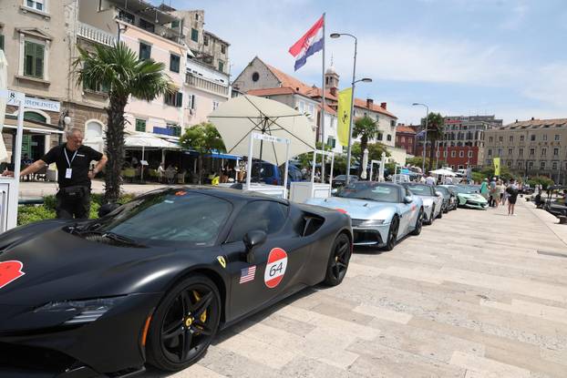 Šibenik: Turneja Ferrari Cavalcade 2026. s više od 120 Ferrarija na šibenskoj rivi