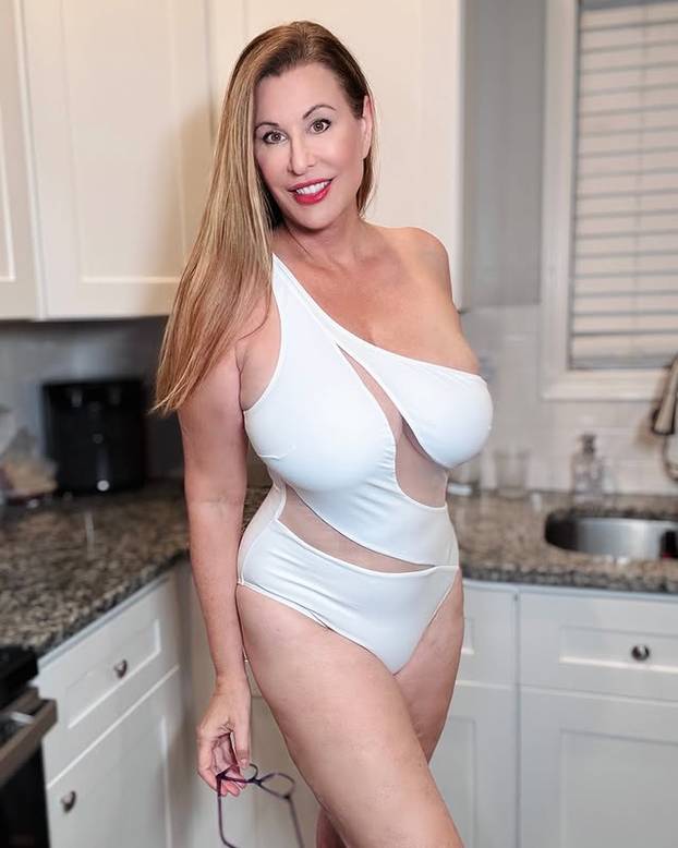 FOTO Bujna i iskusna: S 18 su mi govorili da sam debela, a s 58 godina sam 'bomba'