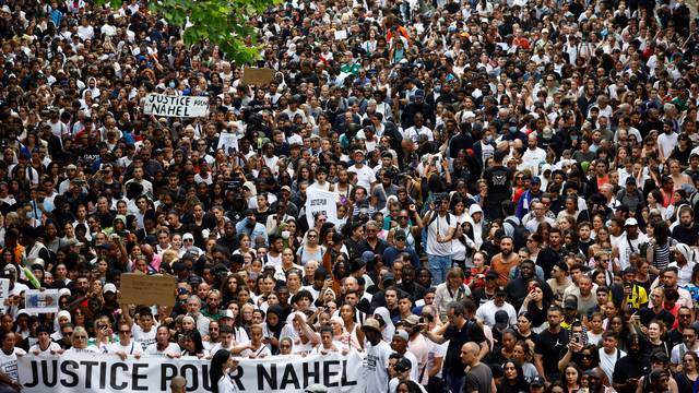 March in Nanterre in tribute to 17-year-old shot dead in Paris suburb