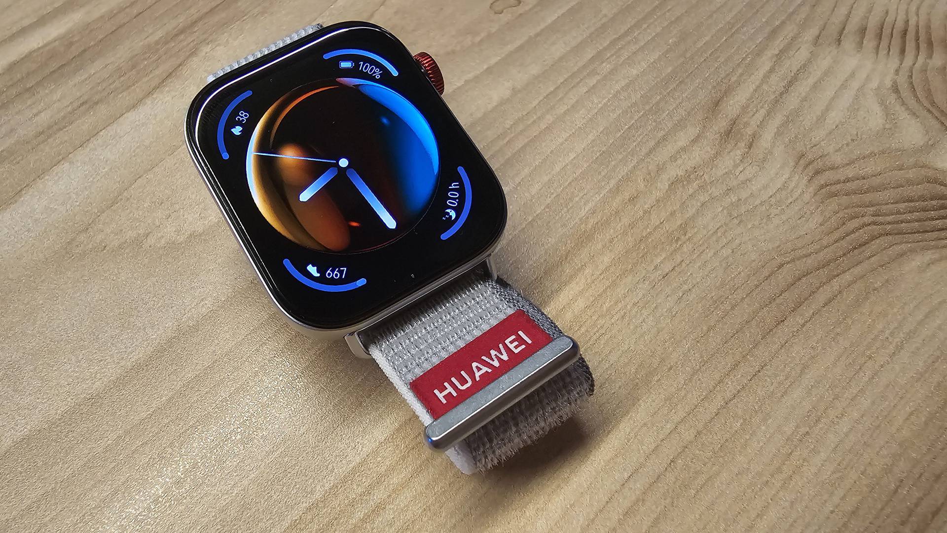 Isprobali smo Huaweijev udarac Appleovu satu: Tanji, lakši i izdržljiviji Watch Fit 3 na testu