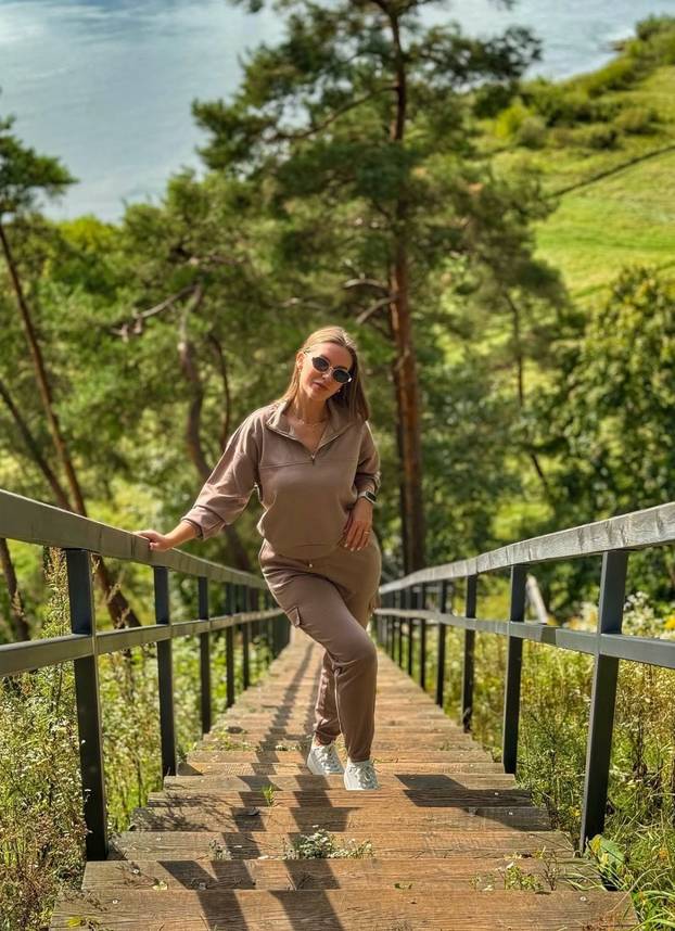 FOTO Vruća farmerica: Vozim traktor i radim teške poslove, ali uvijek u top kombinacijama