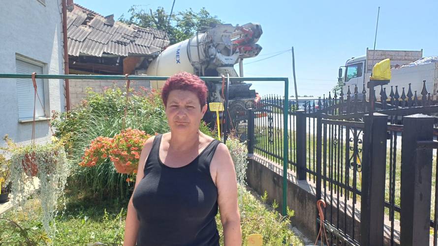 GALERIJA Pogledajte kako je kamion doslovno razvalio kuću