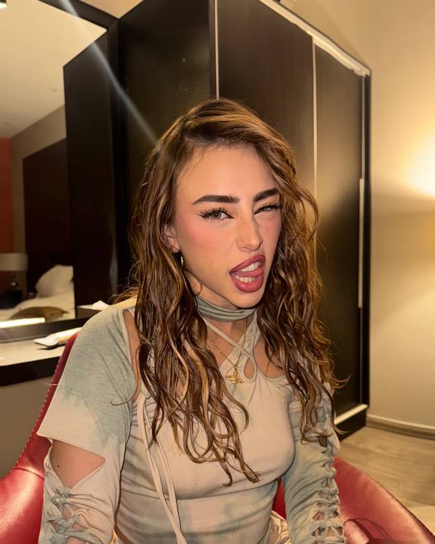 FOTO Argentinska pjevačica je ostavila Yamala zbog realovca?!