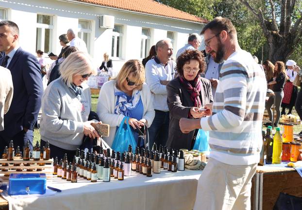 Pakovo Selo: Sve?ano obilježavanje Svjetskog dana seoskih žena