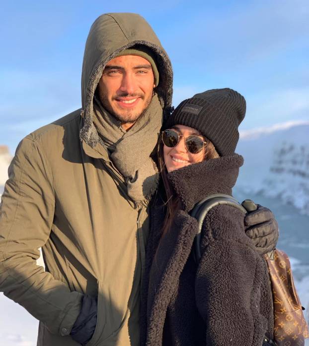 FOTO Livakoviću zatvorio put do gola, ona mu je velika podrška