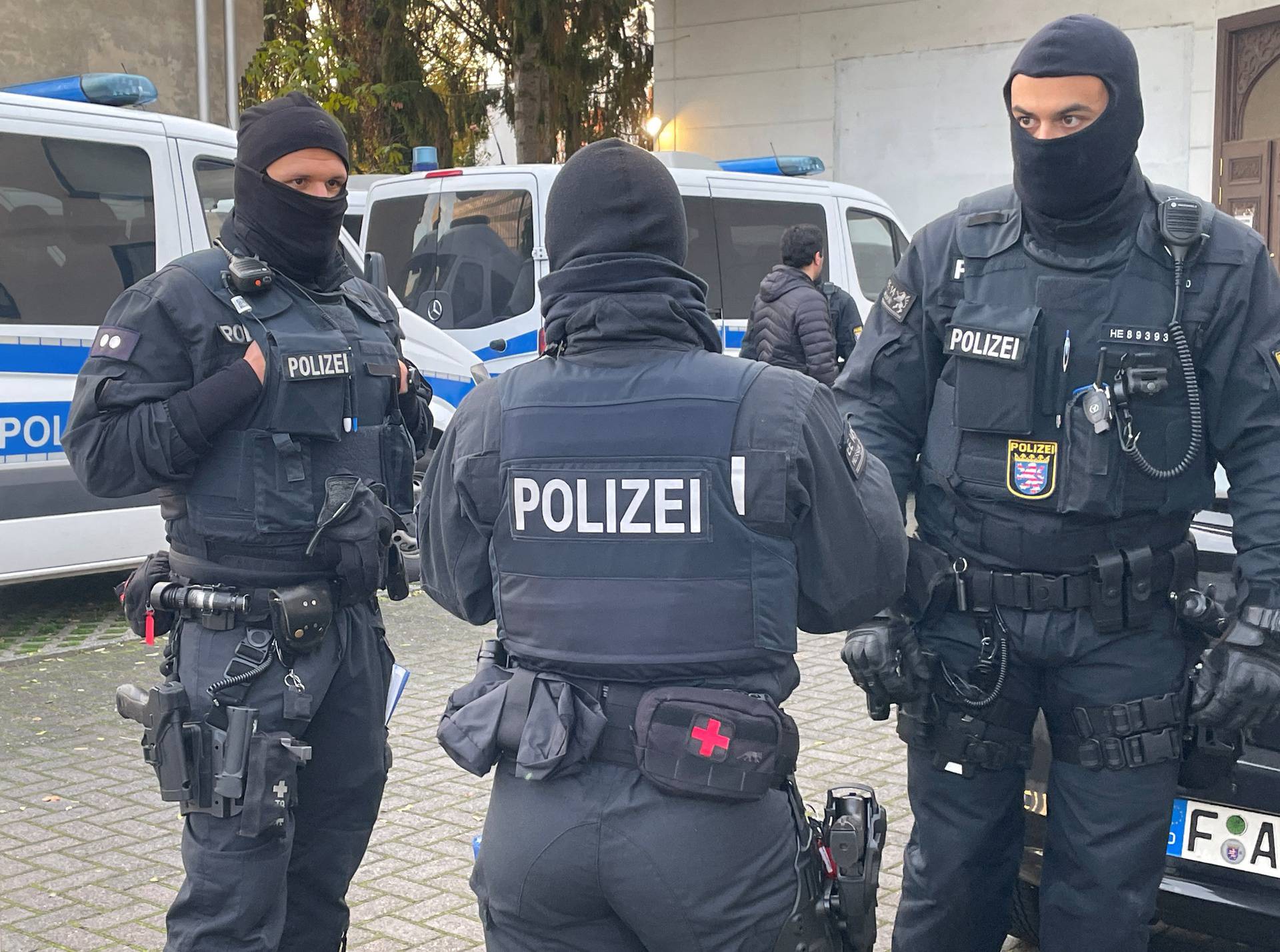 German ministry conducts searches in seven federal states related to Islamic center in Hamburg