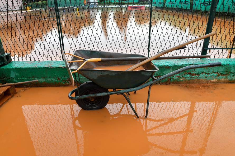Kaos u Zagrebu: Poplavile dvije bolnice, ceste, garaže, fakultet