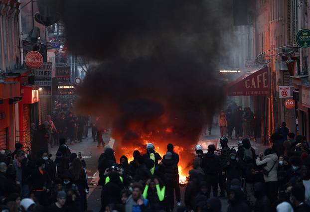 Civil unrest in Paris