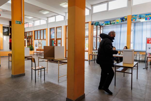 Kaštel Stari: Građani Kaštela izlaze na birališta