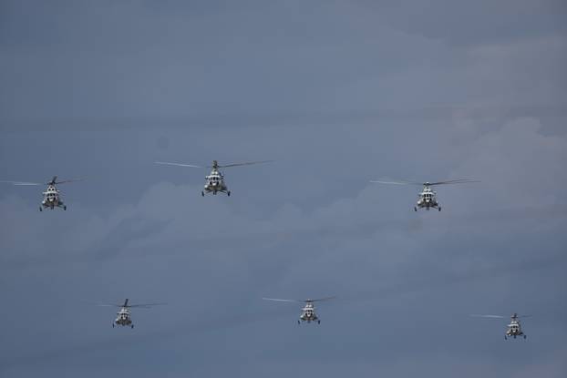 Zagreb: Prelet helikoptera i zrakoplova  tijekom svečanog obilježavanja 30. obljetnice VRO Oluja