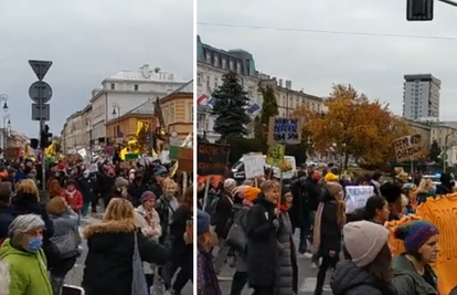 Tisuće ljudi protiv protjerivanja migranata između Poljske i Bjelorusije: Zaustavite mučenje!