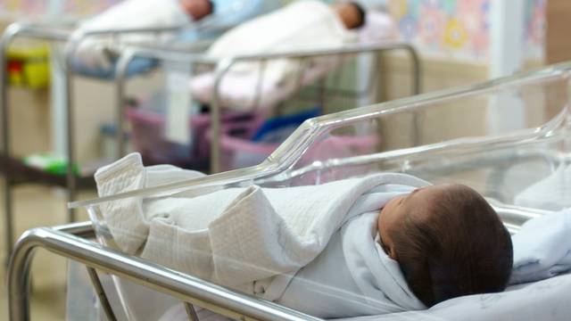 Newborn,Baby,In,Hospital
